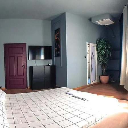 R34 Boutique Art Guest house 3*