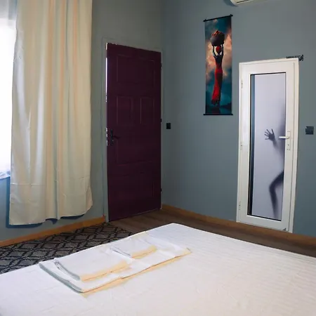 R34 Boutique Art Guest house 3*