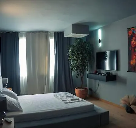 R34 Boutique Art Guest house