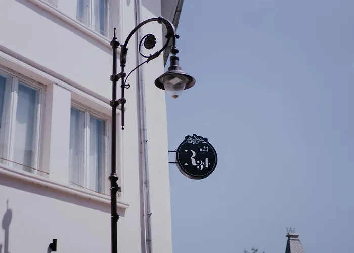 R34 Boutique Art Pensión 3*