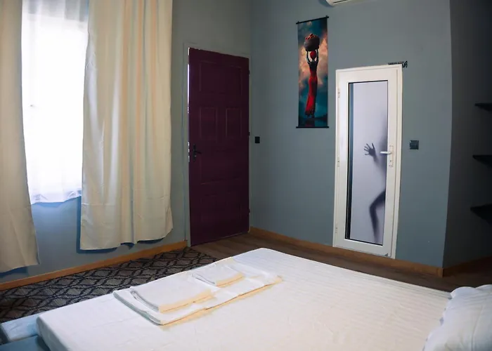 R34 Boutique Art Pensión 3*